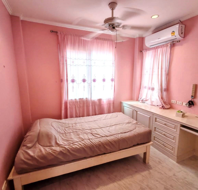 EP0067 | 4-BR Family Villa for Sale in Pattaya
