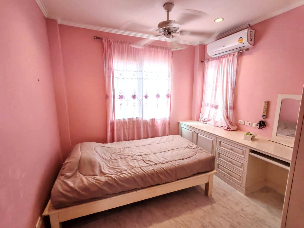 EP0067 | 4-BR Family Villa for Sale in Pattaya