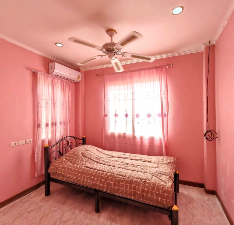 EP0067 | 4-BR Family Villa for Sale in Pattaya