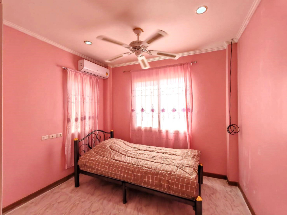 EP0067 | 4-BR Family Villa for Sale in Pattaya