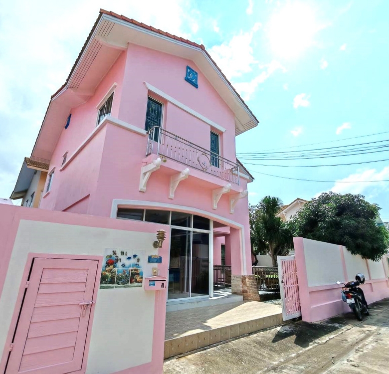 EP0067 | 4-BR Family Villa for Sale in Pattaya