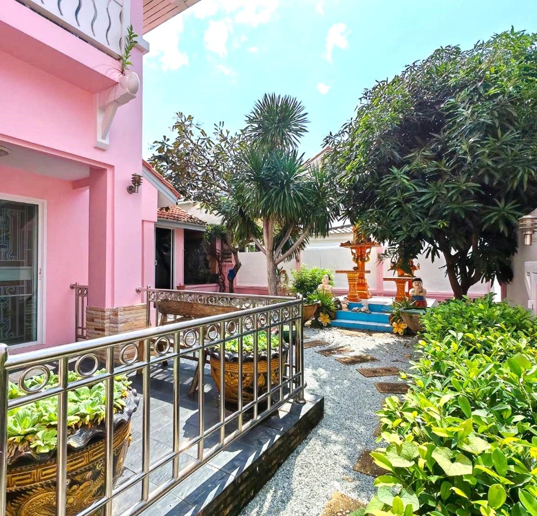 EP0067 | 4-BR Family Villa for Sale in Pattaya