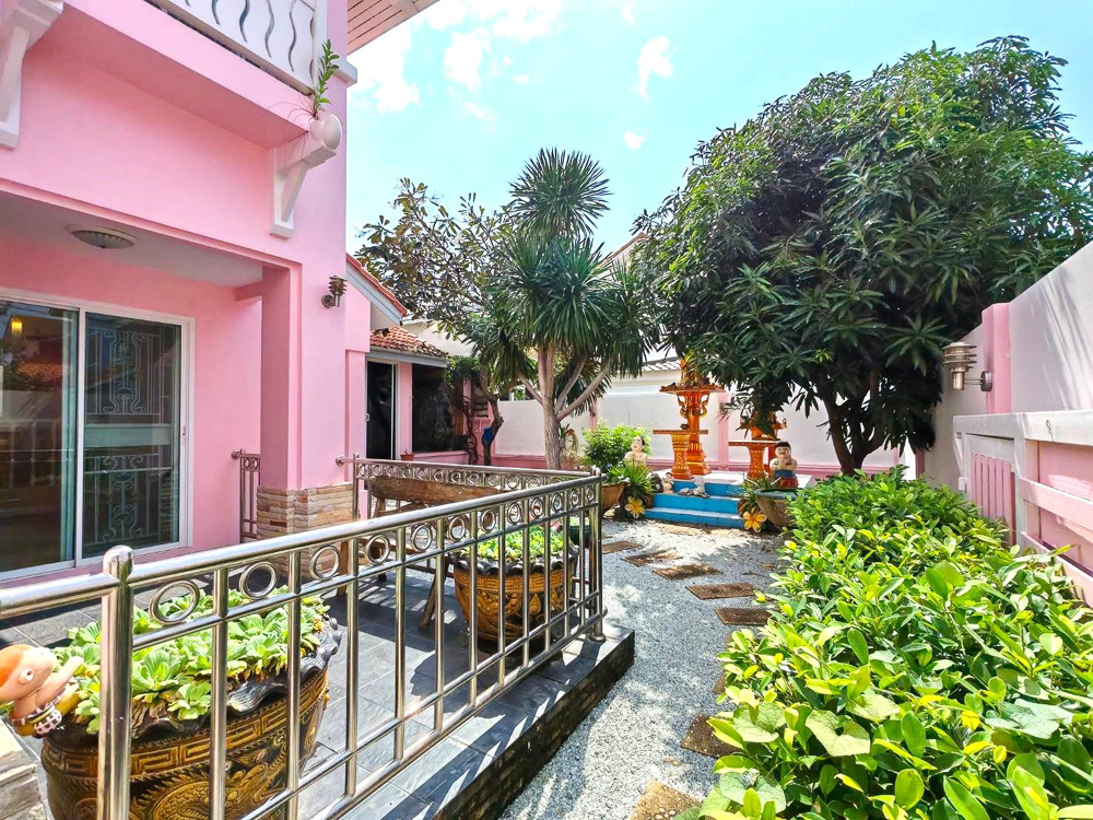 EP0067 | 4-BR Family Villa for Sale in Pattaya