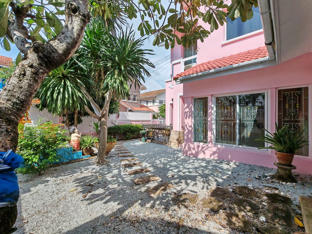 EP0067 | 4-BR Family Villa for Sale in Pattaya