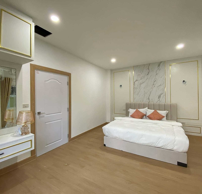 EP0079 | 4-BR Family Villa for Sale near MIS