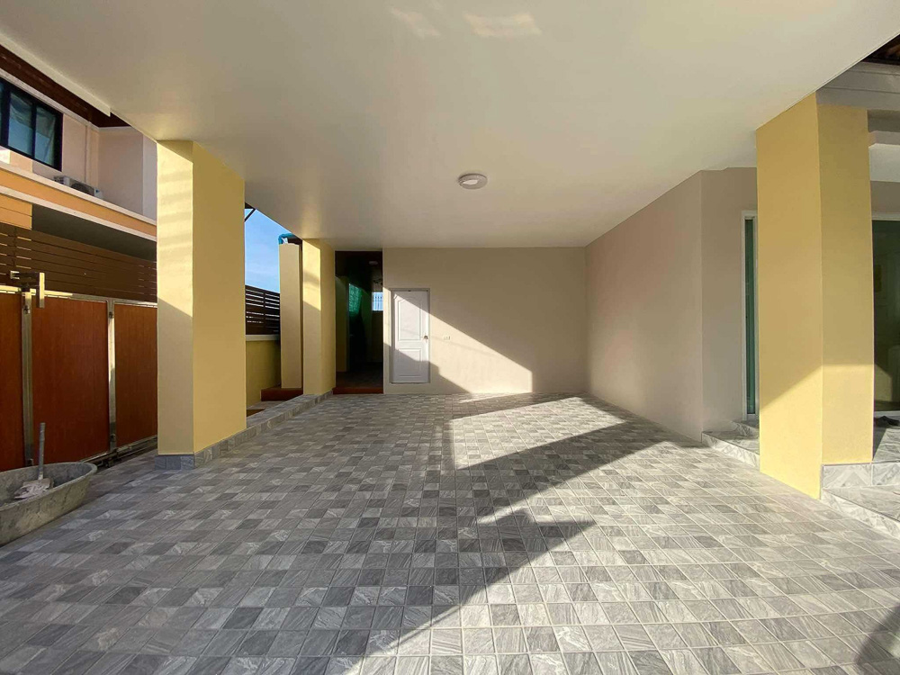 EP0079 | 4-BR Family Villa for Sale near MIS