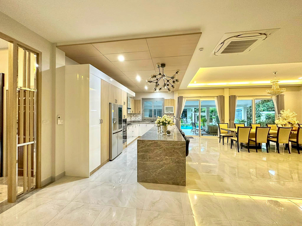 6-BR Luxury Estate for Sale near EFIP-10 EP0055 | Grand 6-BR Luxury Estate for Sale near EFIP