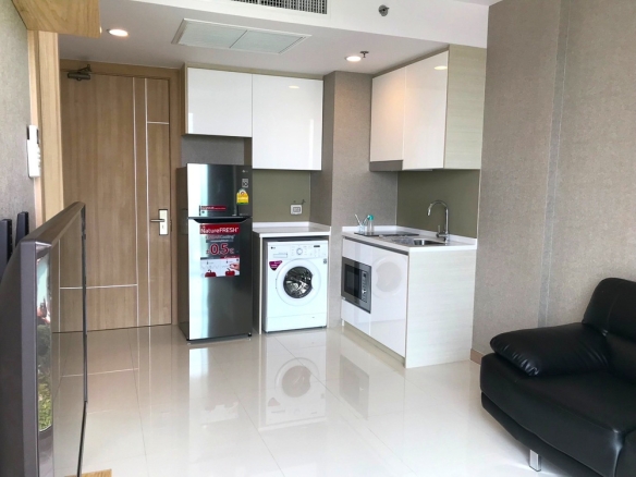 EP0096 | 1-BR Condo for Sale at The Riviera Wongamat (TQ)