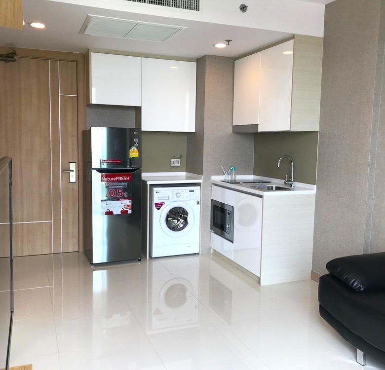 EP0096 | 1-BR Condo for Sale at The Riviera Wongamat (TQ)