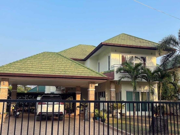 EP0093 | Family Villa for Sale on Pornprapanimit, East Pattaya