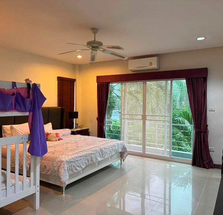 EP0093 | Family Villa for Sale on Pornprapanimit, East Pattaya