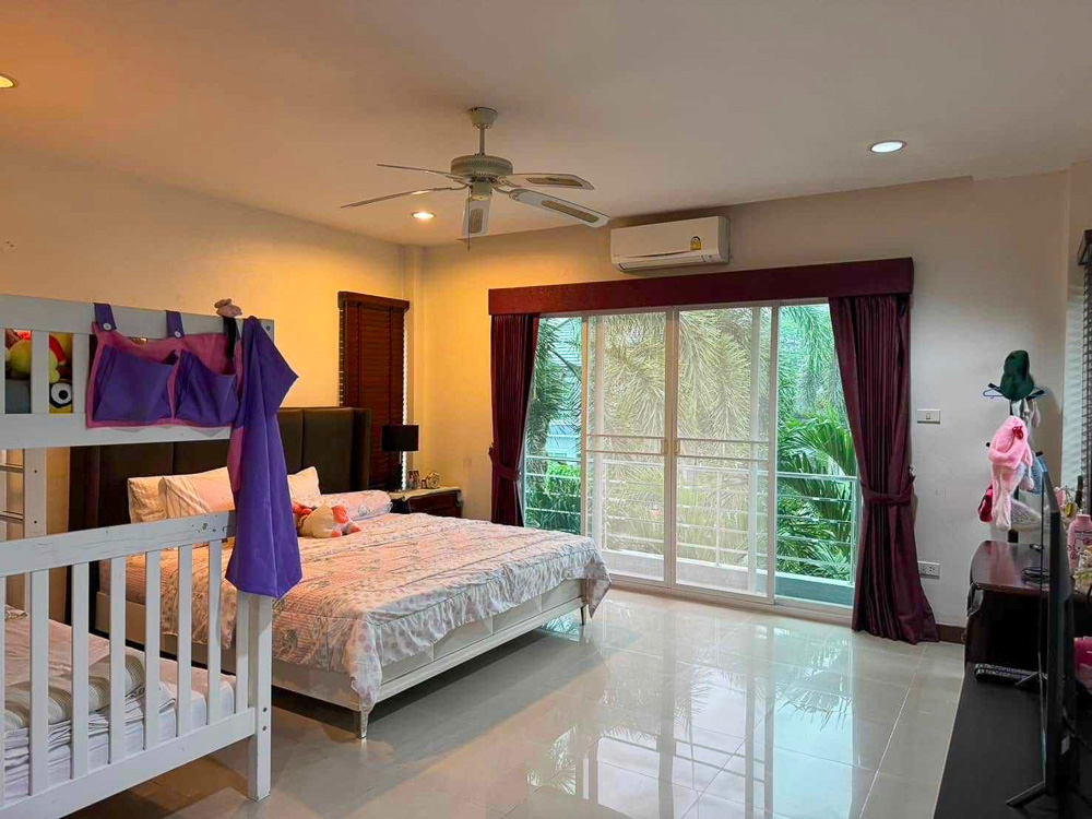 EP0093 | Family Villa for Sale on Pornprapanimit, East Pattaya