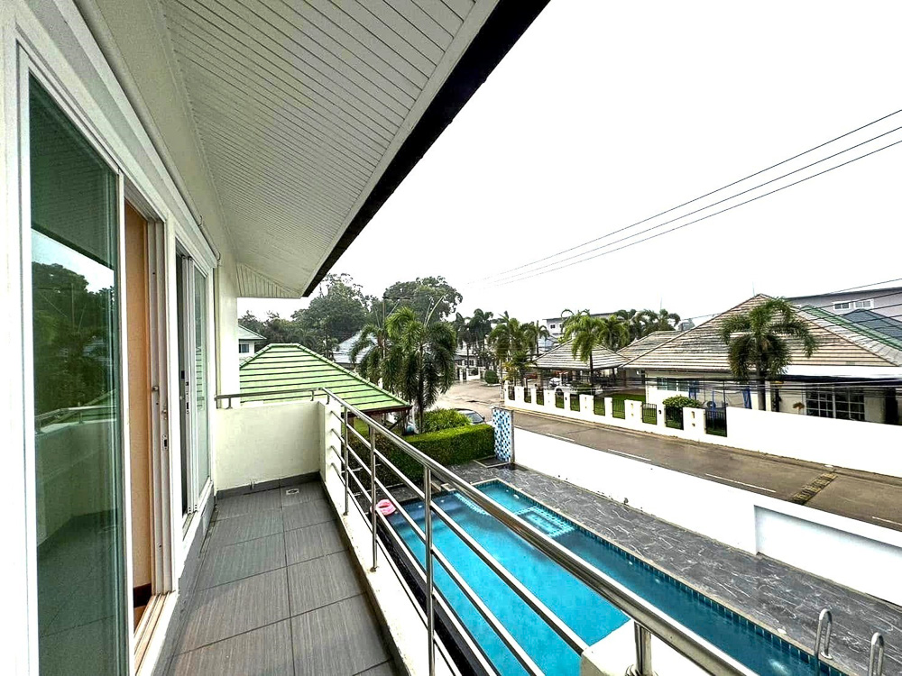 EP0093 | Family Villa for Sale on Pornprapanimit, East Pattaya