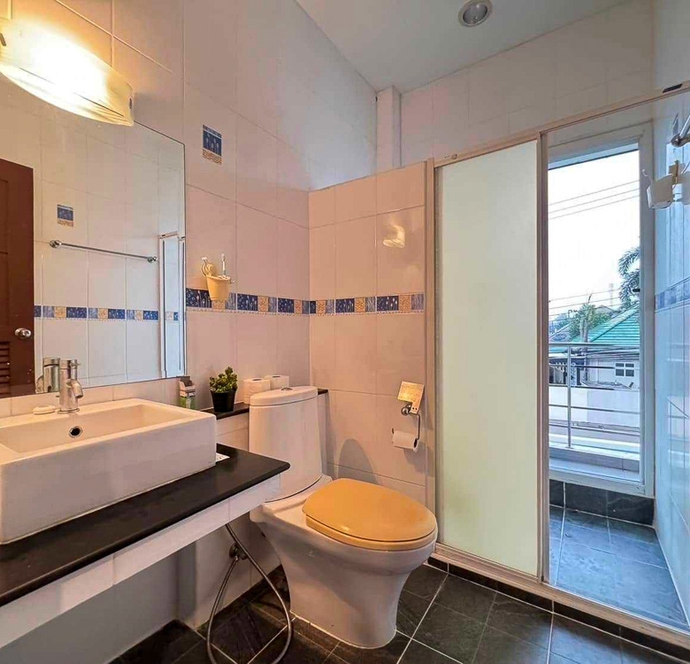 EP0093 | Family Villa for Sale on Pornprapanimit, East Pattaya