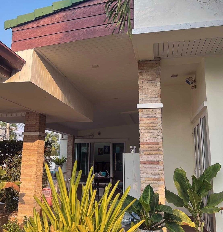 EP0093 | Family Villa for Sale on Pornprapanimit, East Pattaya