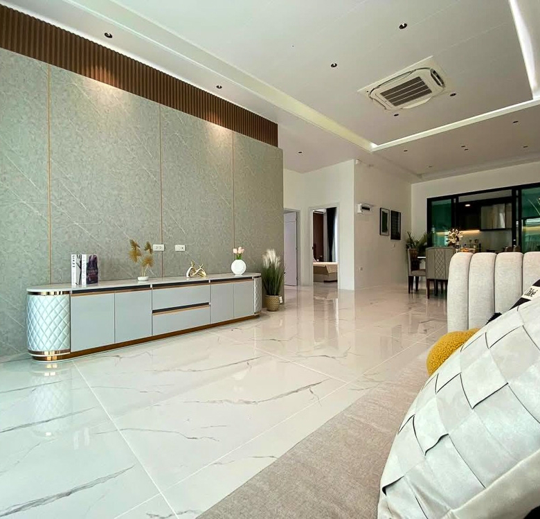 EP0083 | 3-BR Family Villa for Sale at The Lake, Huay Yai