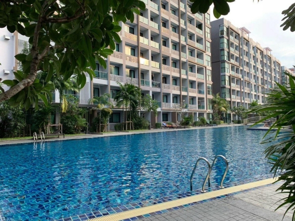 EP0109 | Ground-Floor Studio Condo for Rent