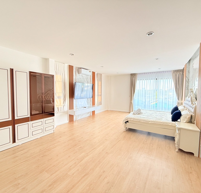 EP0212 | Home for Sale at Dream Pool Villa 5, Chaiyapruek