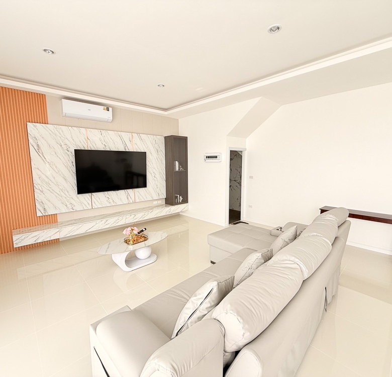 EP0212 | Home for Sale at Dream Pool Villa 5, Chaiyapruek