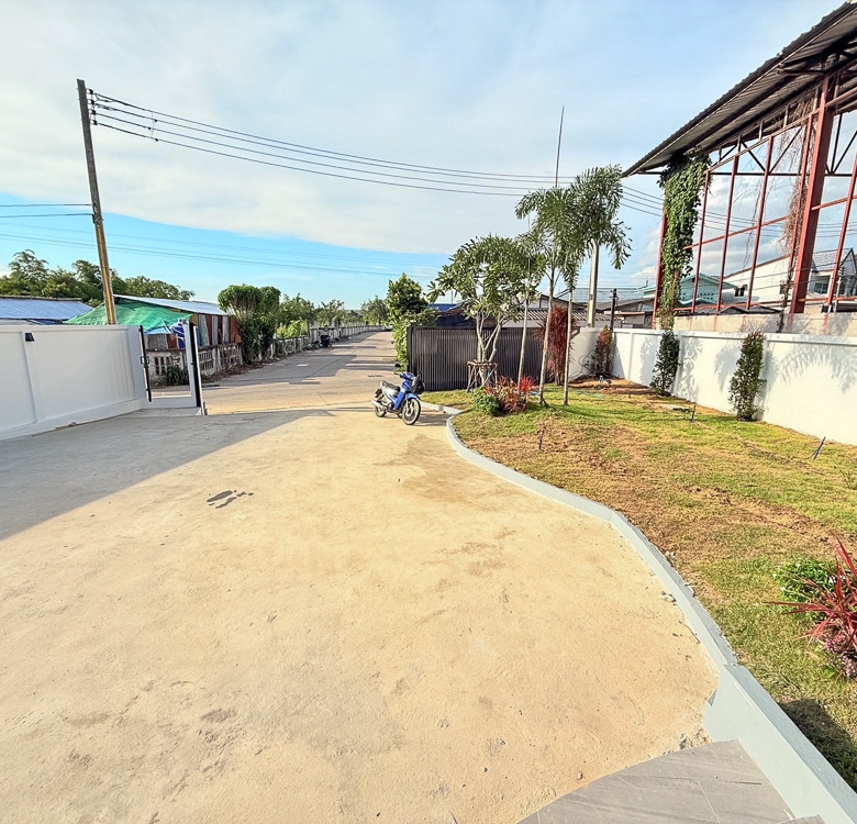 EP0211 | Home for Sale at Dream Pool Villa 5, Chaiyapruek