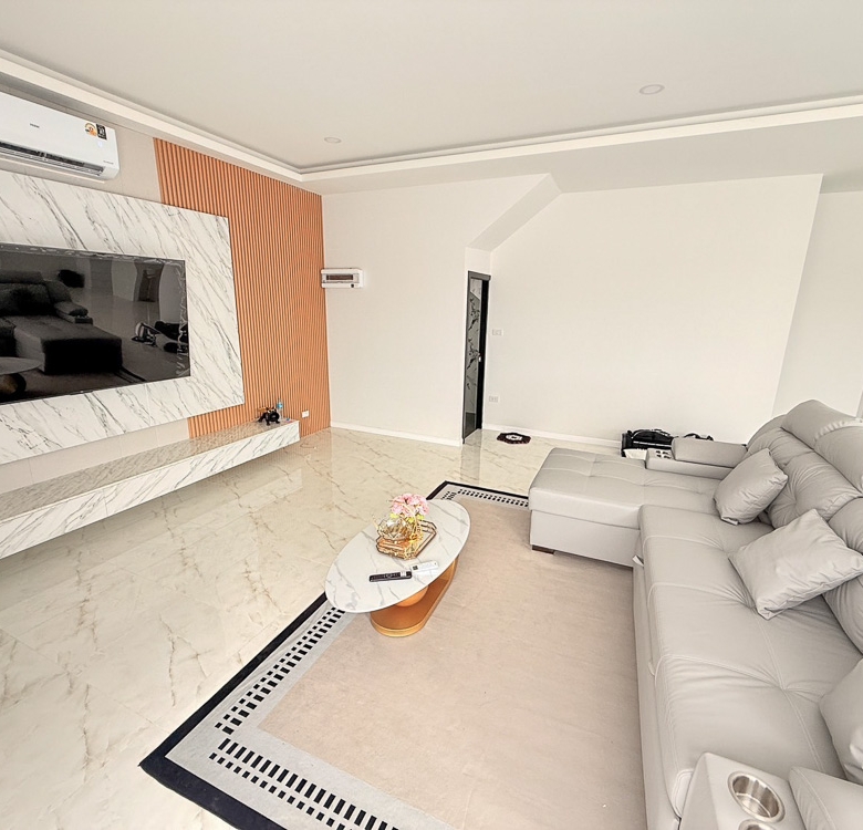EP0211 | Home for Sale at Dream Pool Villa 5, Chaiyapruek