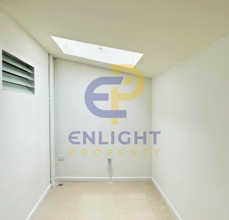EP0317 | Charming 2-BR Family Home for Sale in Nern Plub Wan