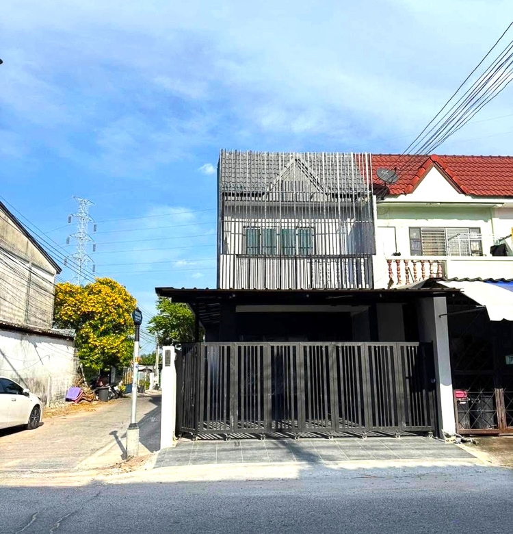 EP0209 | 2-BR Home for Sale in Pattaya Rung Rueang