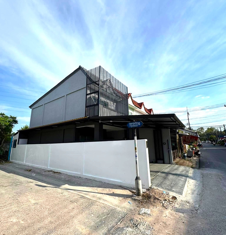 EP0209 | 2-BR Home for Sale in Pattaya Rung Rueang