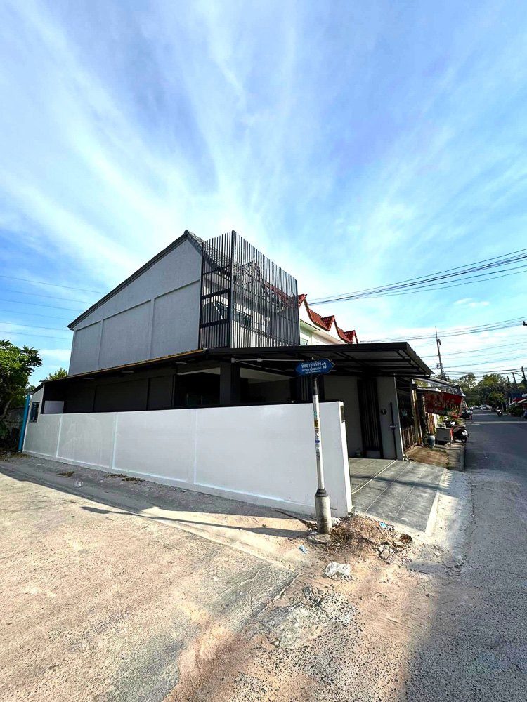 EP0209 | 2-BR Home for Sale in Pattaya Rung Rueang
