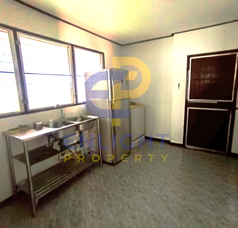 EP0314 | 4-BR Central Pattaya House for Sale with Sitting Tenant