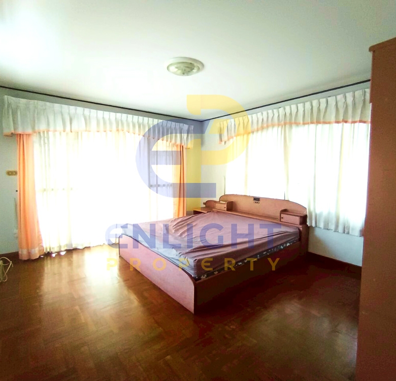 EP0314 | 4-BR Central Pattaya House for Sale with Sitting Tenant