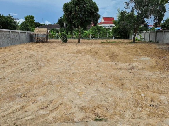 EP0204 | Prime 0.6-Rai Land for Sale near Mabprachan Lake
