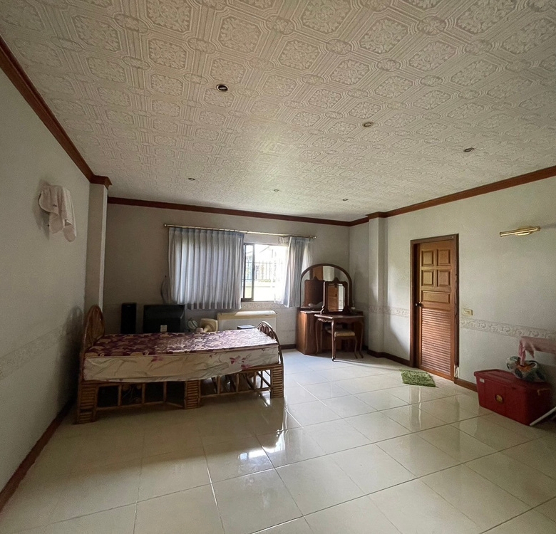 EP0064 | Luxury Estate for Sale at Permsap Housing, East Pattaya