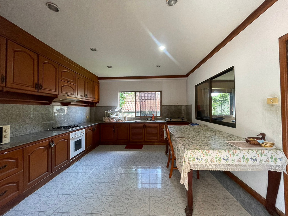 EP0064 | Luxury Estate for Sale at Permsap Housing, East Pattaya