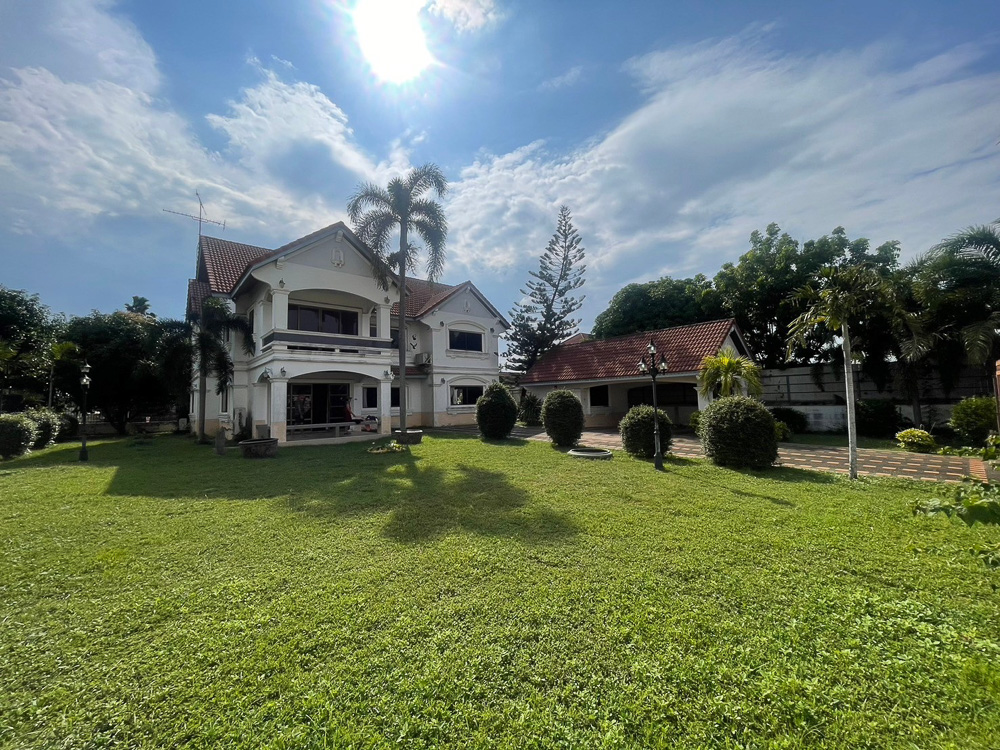 EP0064 | Luxury Estate for Sale at Permsap Housing, East Pattaya