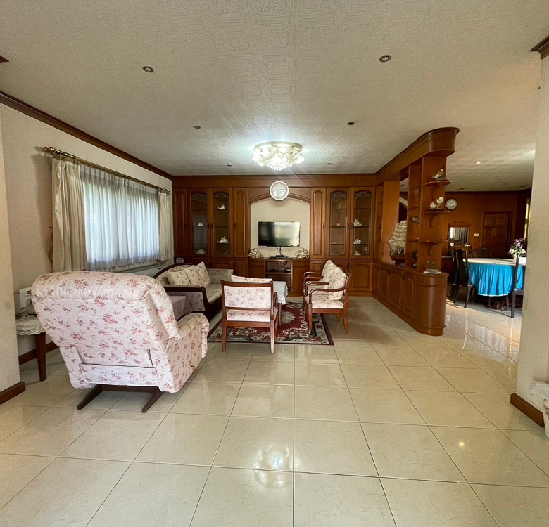 EP0064 | Luxury Estate for Sale at Permsap Housing, East Pattaya