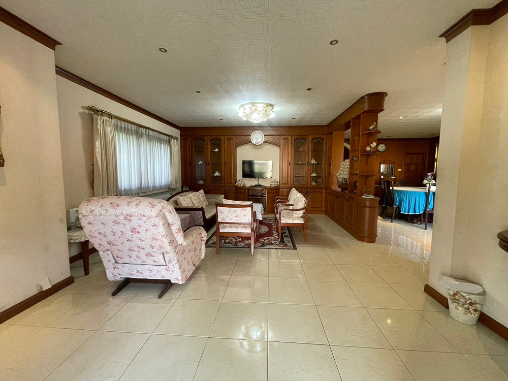 EP0064 | Luxury Estate for Sale at Permsap Housing, East Pattaya