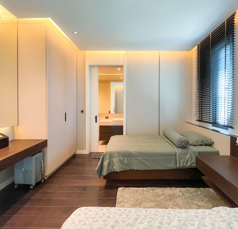 EP0057 | Modern 4-BR Luxury Villa for Sale in Nong Pla Lai