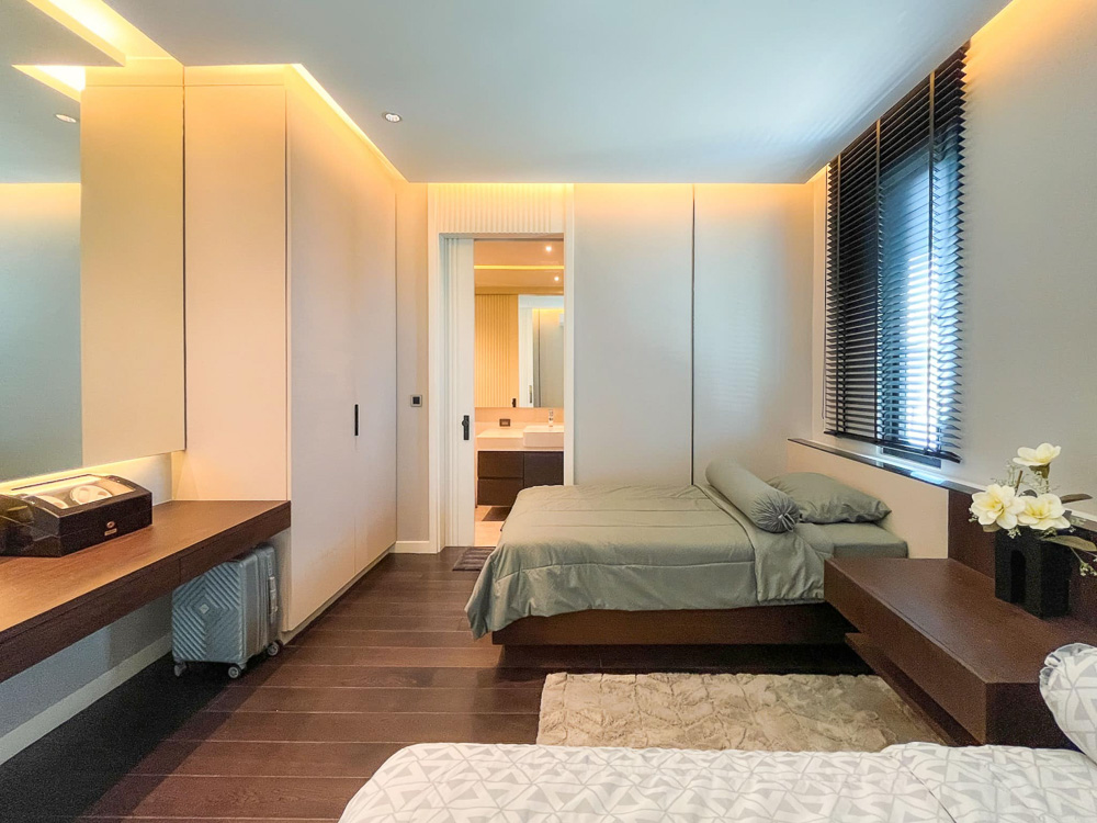 EP0057 | Modern 4-BR Luxury Villa for Sale in Nong Pla Lai
