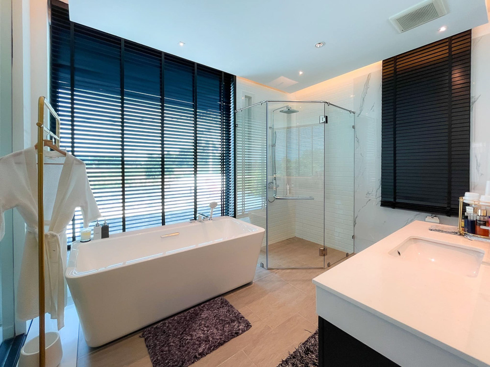 EP0057 | Modern 4-BR Luxury Villa for Sale in Nong Pla Lai