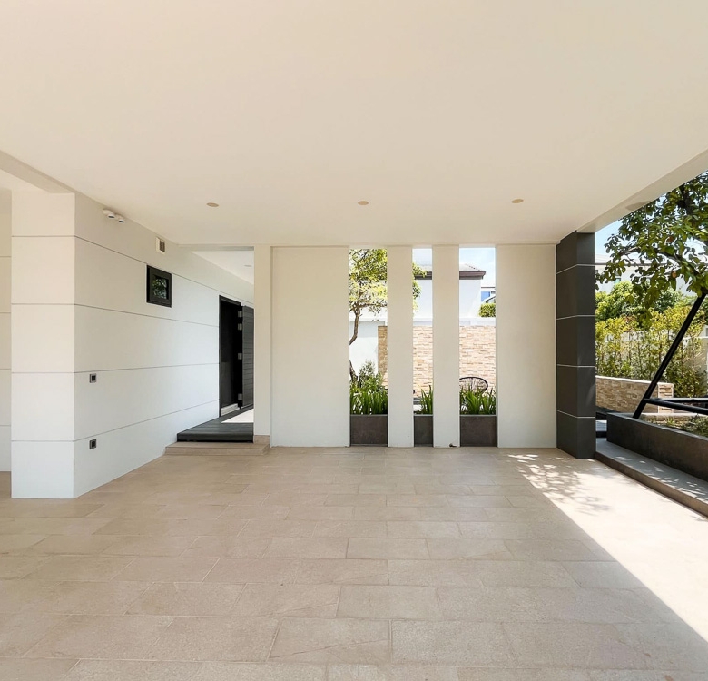 EP0057 | Modern 4-BR Luxury Villa for Sale in Nong Pla Lai