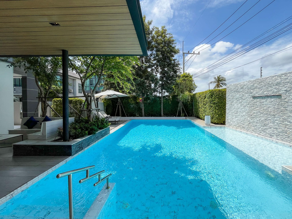 EP0057 | Modern 4-BR Luxury Villa for Sale in Nong Pla Lai