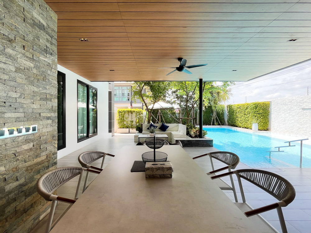 EP0057 | Modern 4-BR Luxury Villa for Sale in Nong Pla Lai