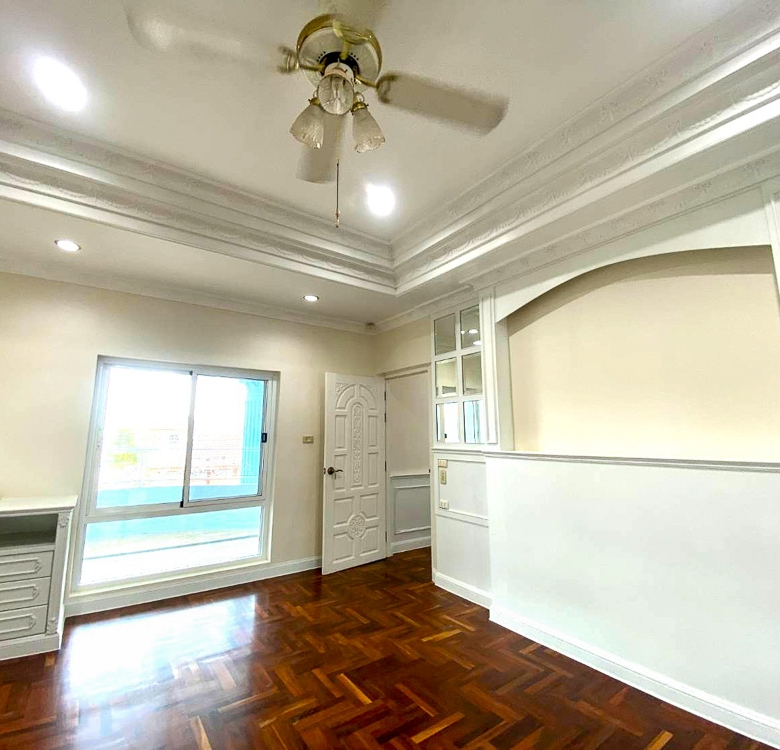 EP0101 | 11-BR Mega Villa for Sale in South Pattaya