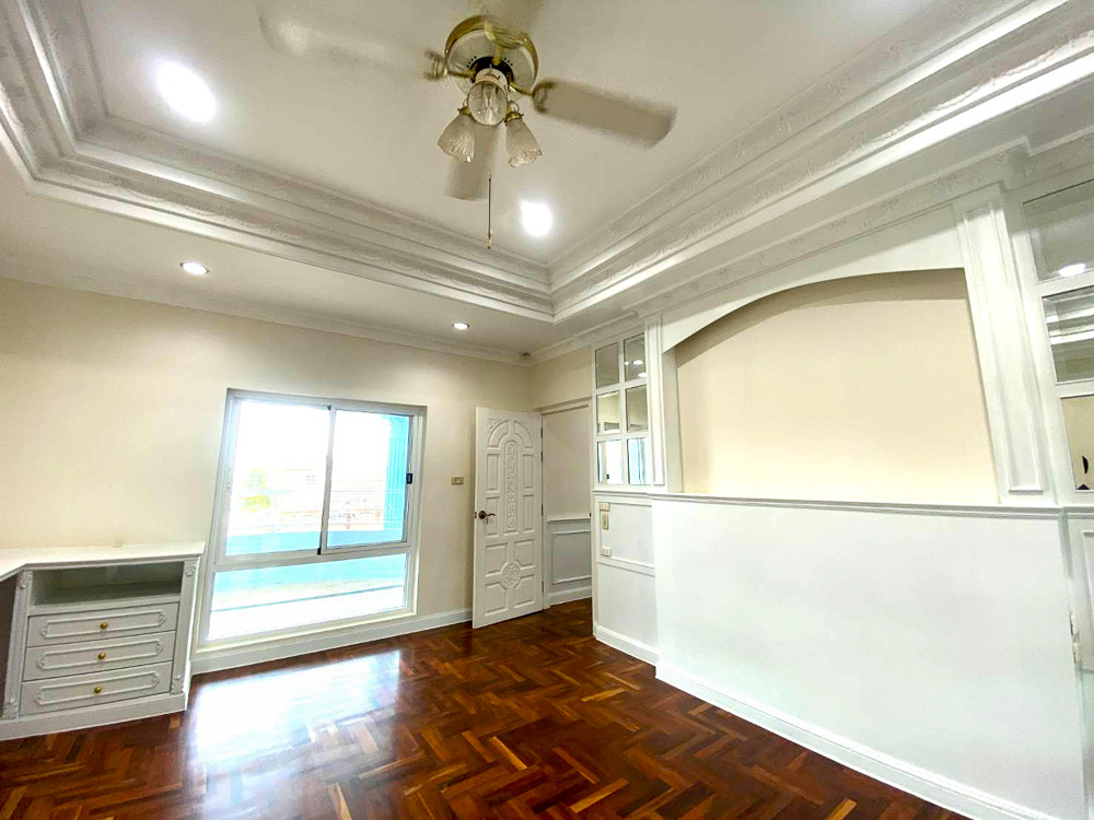 EP0101 | 11-BR Mega Villa for Sale in South Pattaya