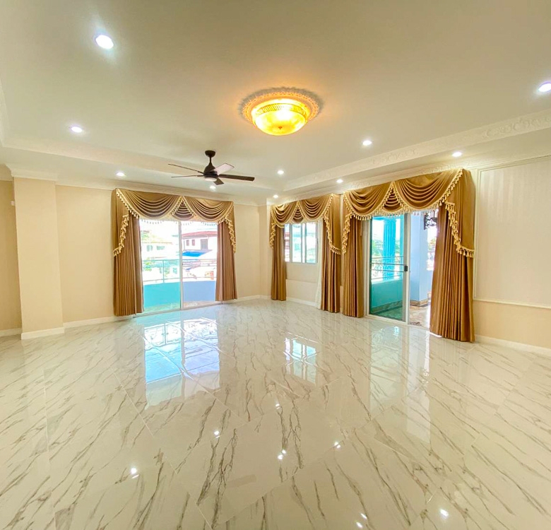 EP0101 | 11-BR Mega Villa for Sale in South Pattaya