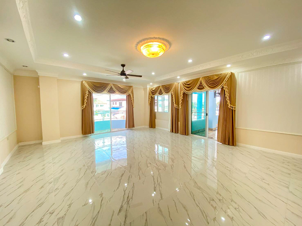 EP0101 | 11-BR Mega Villa for Sale in South Pattaya