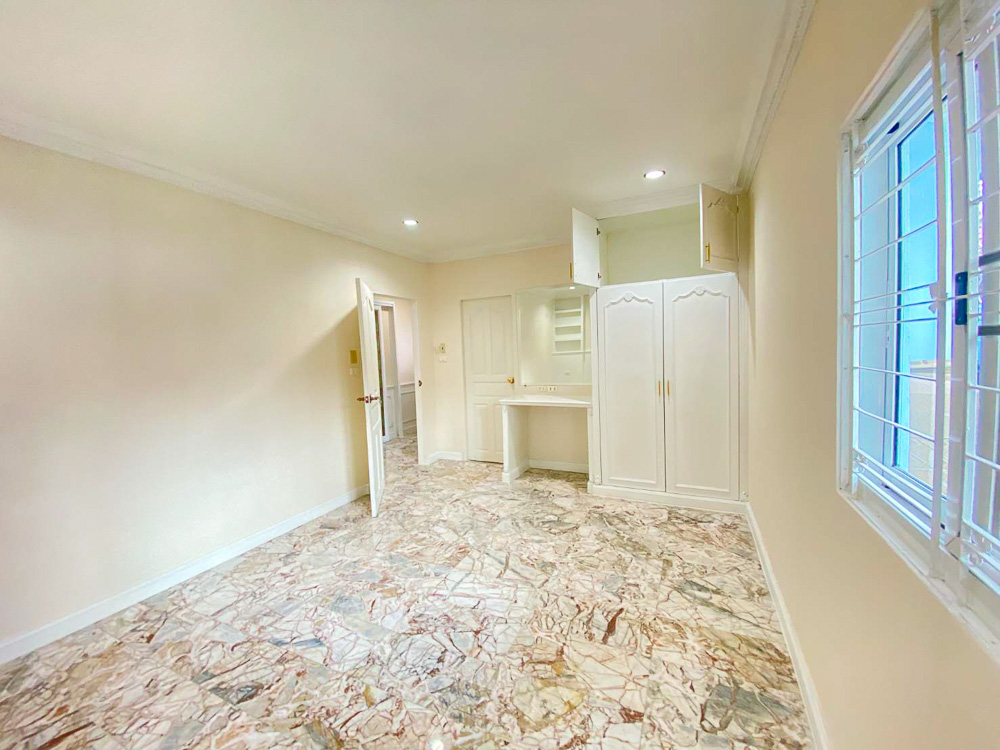 EP0101 | 11-BR Mega Villa for Sale in South Pattaya