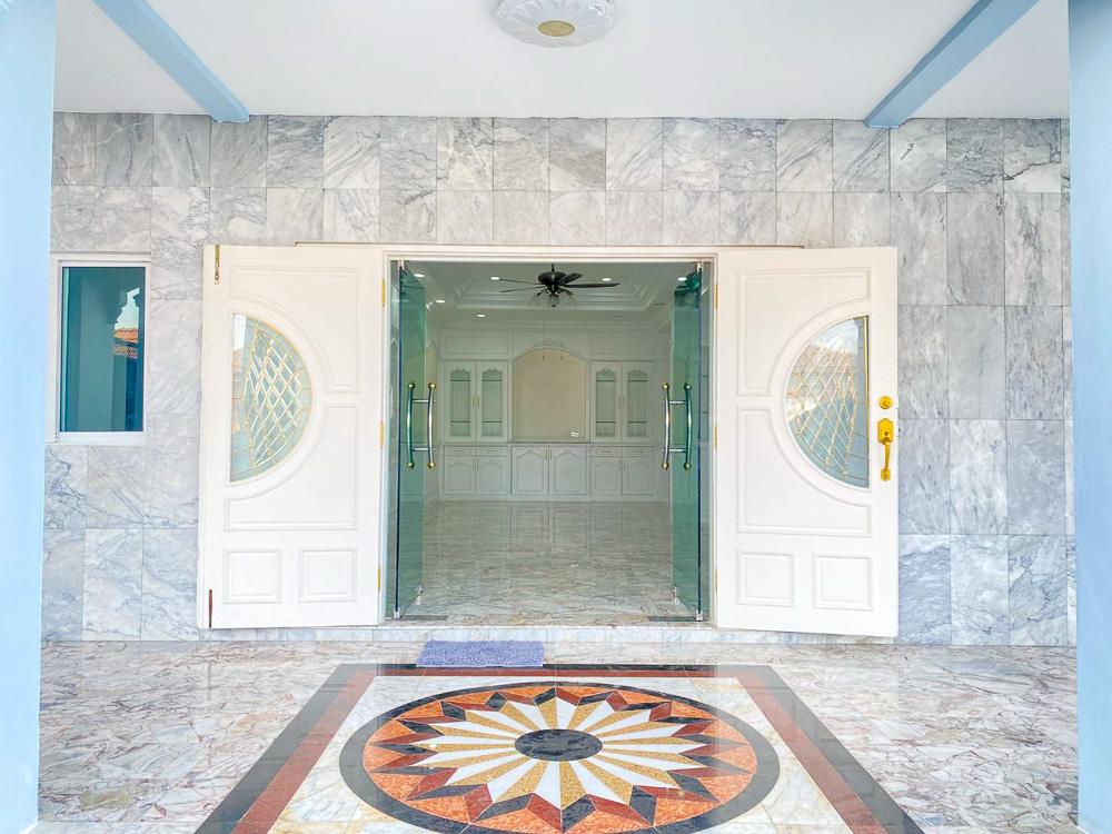 EP0101 | 11-BR Mega Villa for Sale in South Pattaya