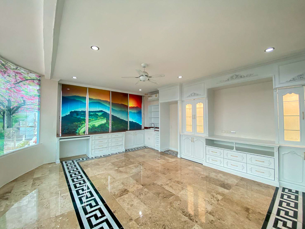 EP0101 | 11-BR Mega Villa for Sale in South Pattaya